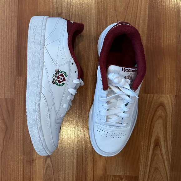 NEW REEBOK Club C 85 Unisex OG Crest Vintage Sneakers 5.5 - Picture 1 of 6